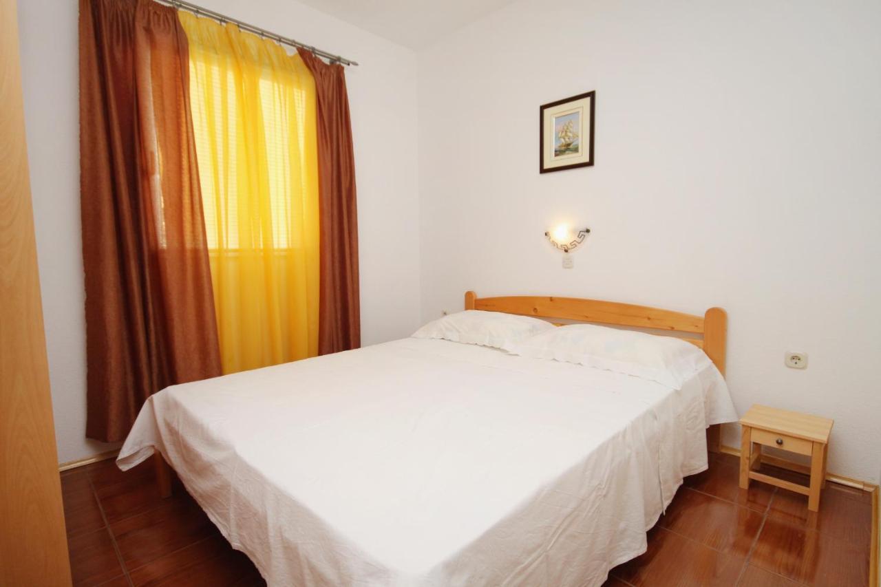Apartments By The Sea Vinjerac, Zadar - 5824 Екстер'єр фото